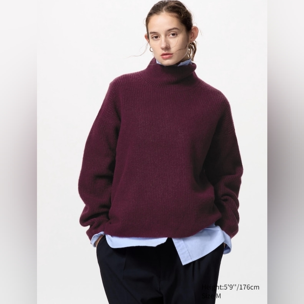 NWT UNIQLO Souffle Yarn Mock Neck Knit Wine  sz M  WOOL BLEND